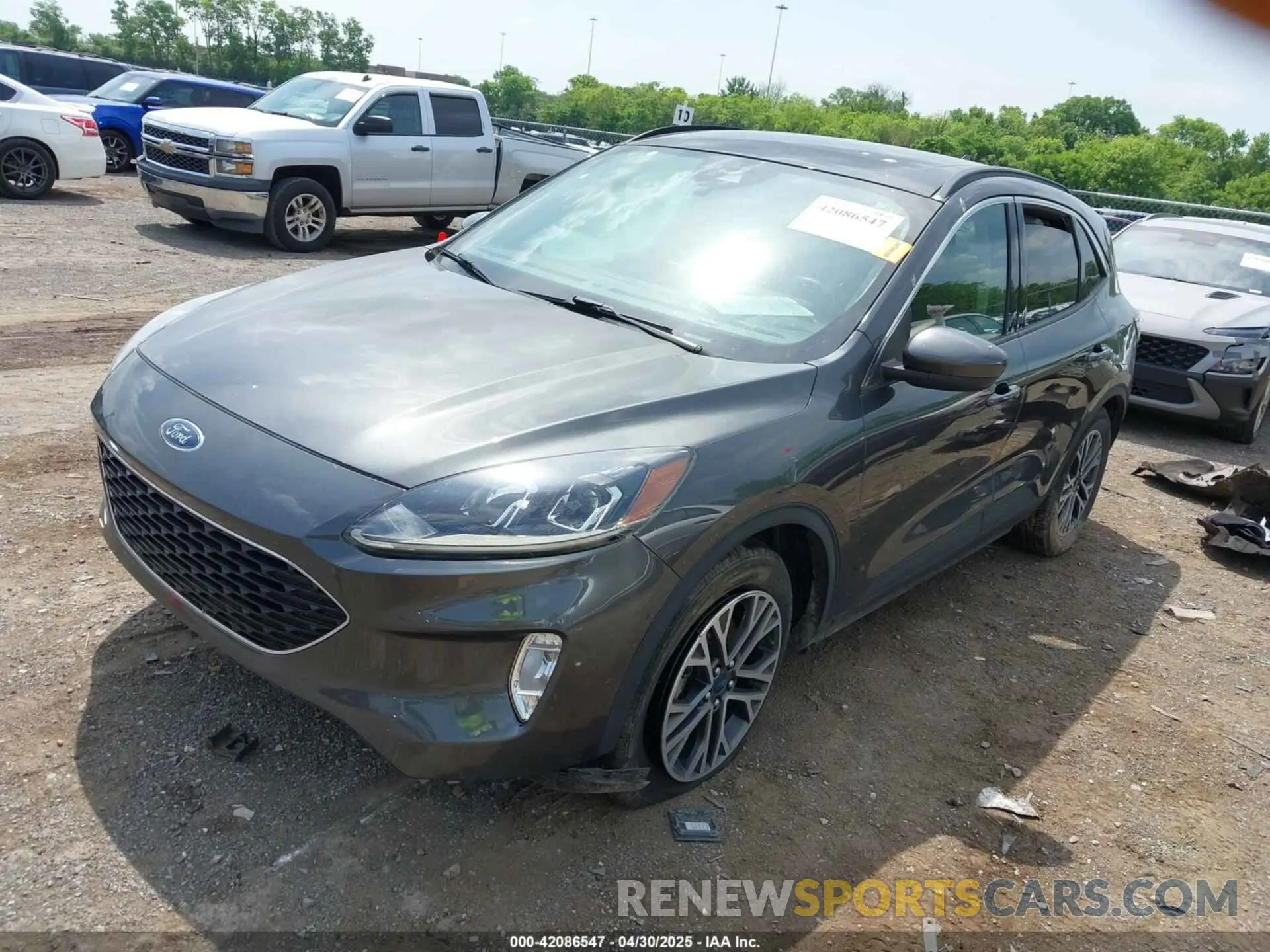 2 Photograph of a damaged car 1FMCU0H61LUA23452 FORD ESCAPE 2020