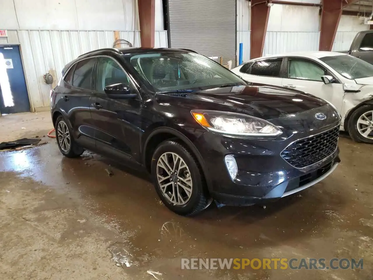 4 Photograph of a damaged car 1FMCU0H61LUA31728 FORD ESCAPE 2020