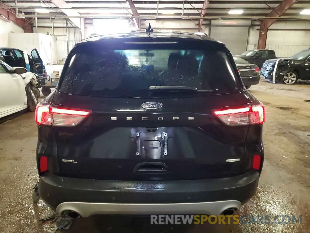 6 Photograph of a damaged car 1FMCU0H61LUA31728 FORD ESCAPE 2020