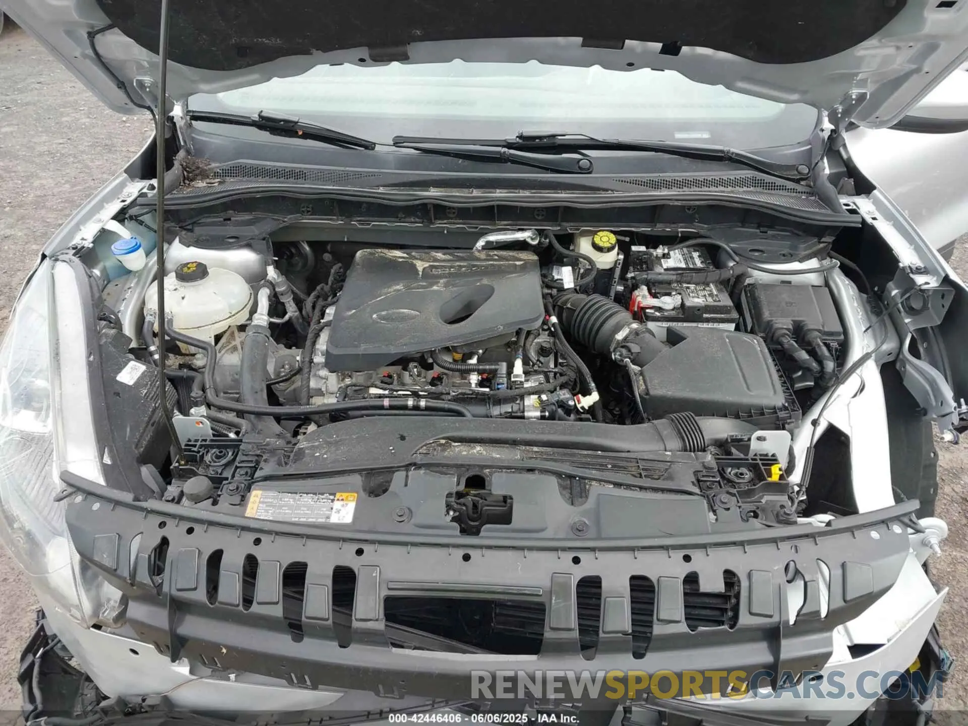 10 Photograph of a damaged car 1FMCU0H61LUA94358 FORD ESCAPE 2020