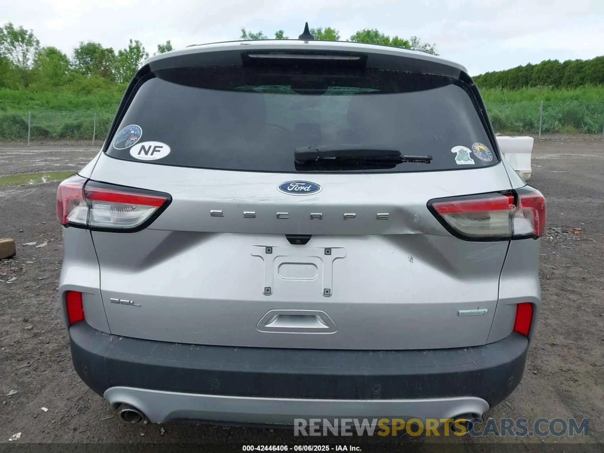 16 Photograph of a damaged car 1FMCU0H61LUA94358 FORD ESCAPE 2020