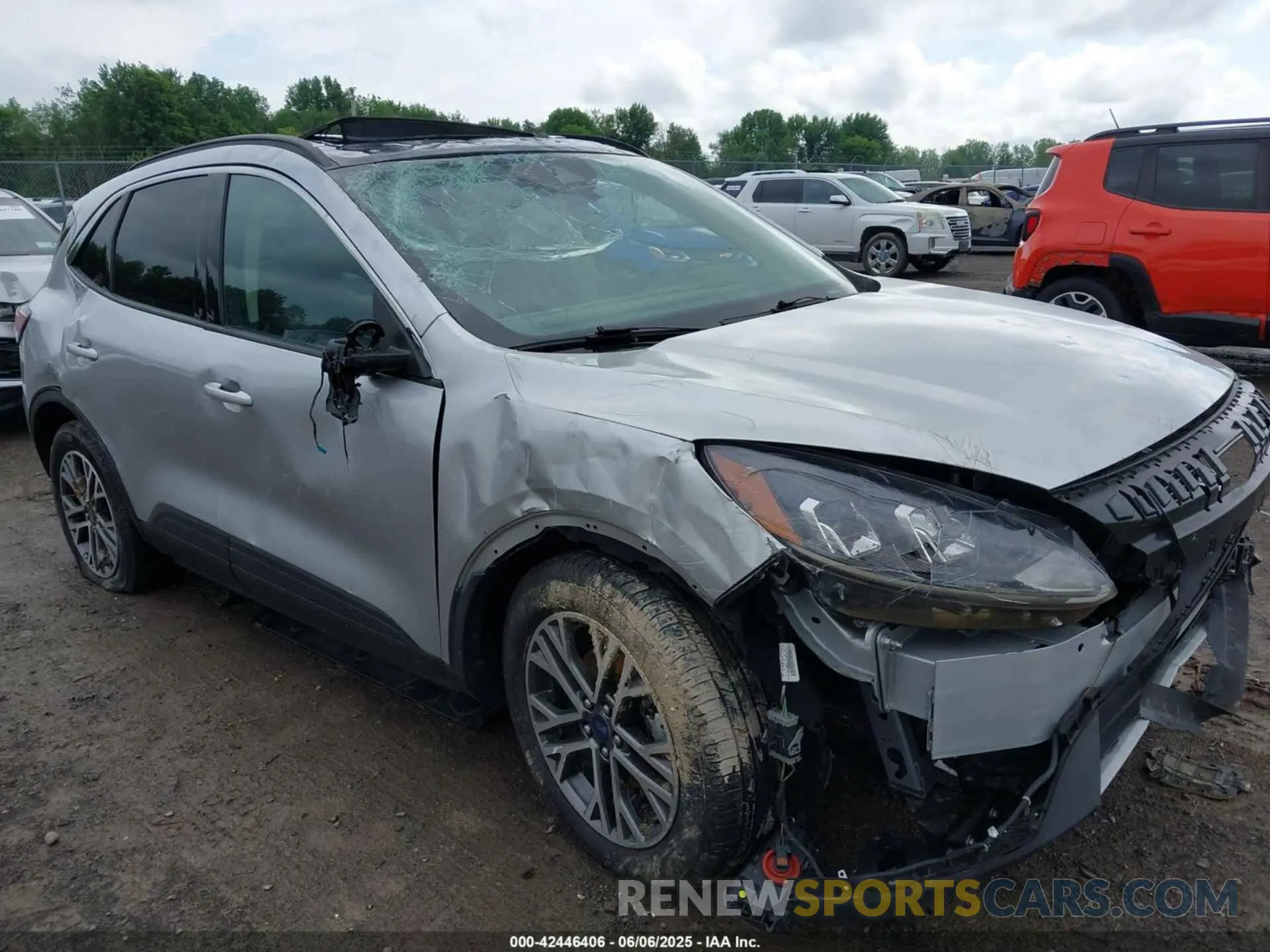 18 Photograph of a damaged car 1FMCU0H61LUA94358 FORD ESCAPE 2020