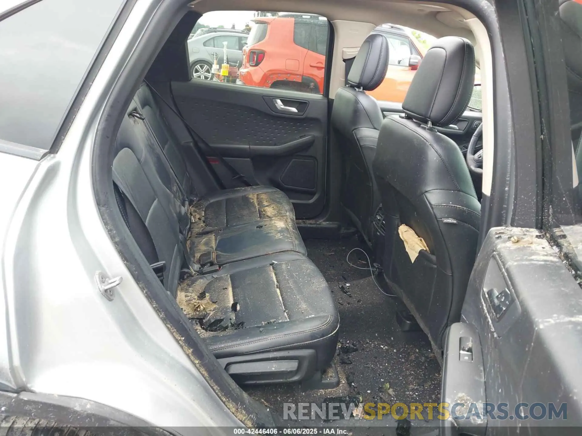 8 Photograph of a damaged car 1FMCU0H61LUA94358 FORD ESCAPE 2020