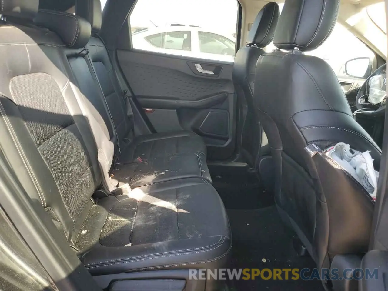 11 Photograph of a damaged car 1FMCU0H61LUB66899 FORD ESCAPE 2020