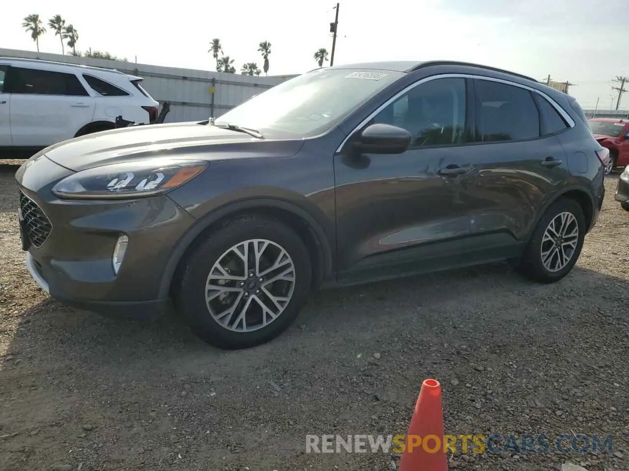 1 Photograph of a damaged car 1FMCU0H61LUC35204 FORD ESCAPE 2020