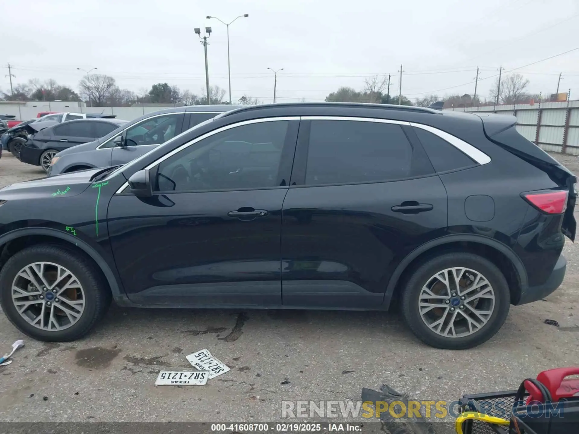 15 Photograph of a damaged car 1FMCU0H62LUA54273 FORD ESCAPE 2020