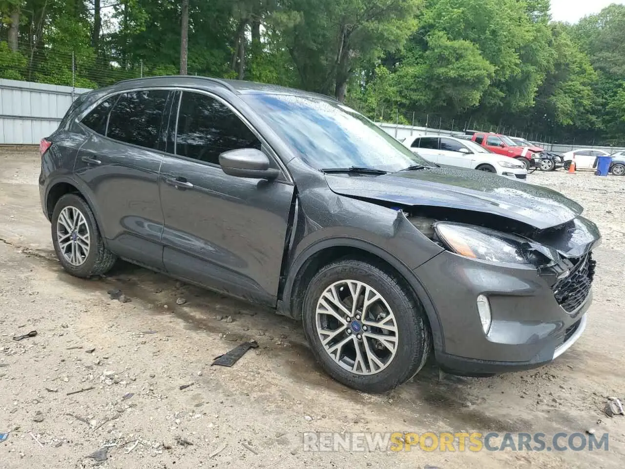 4 Photograph of a damaged car 1FMCU0H62LUA66777 FORD ESCAPE 2020