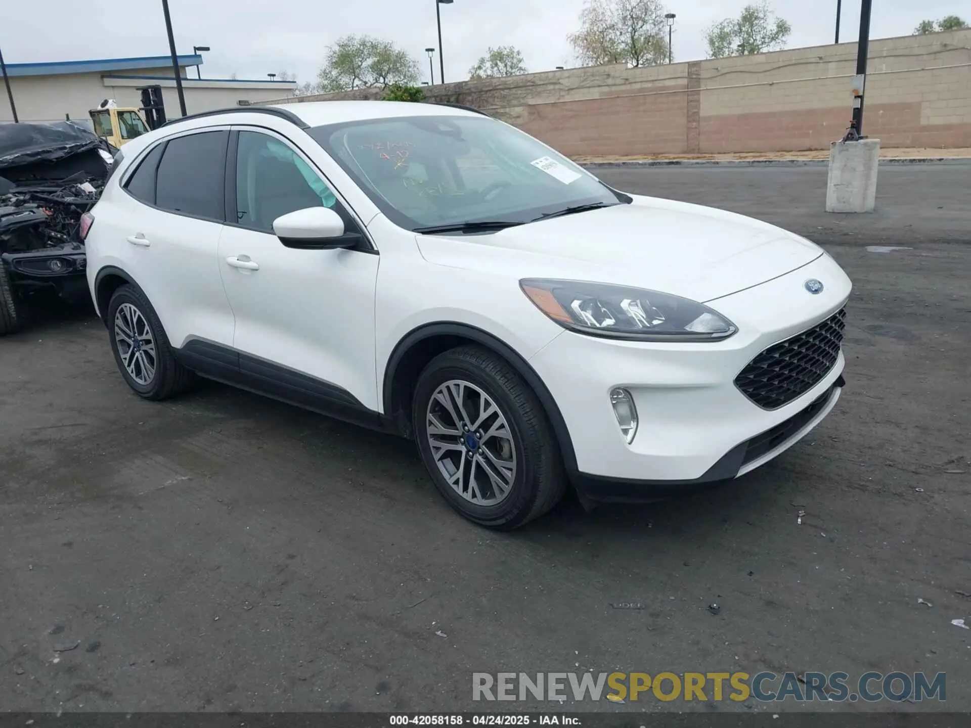 1 Photograph of a damaged car 1FMCU0H62LUB20143 FORD ESCAPE 2020