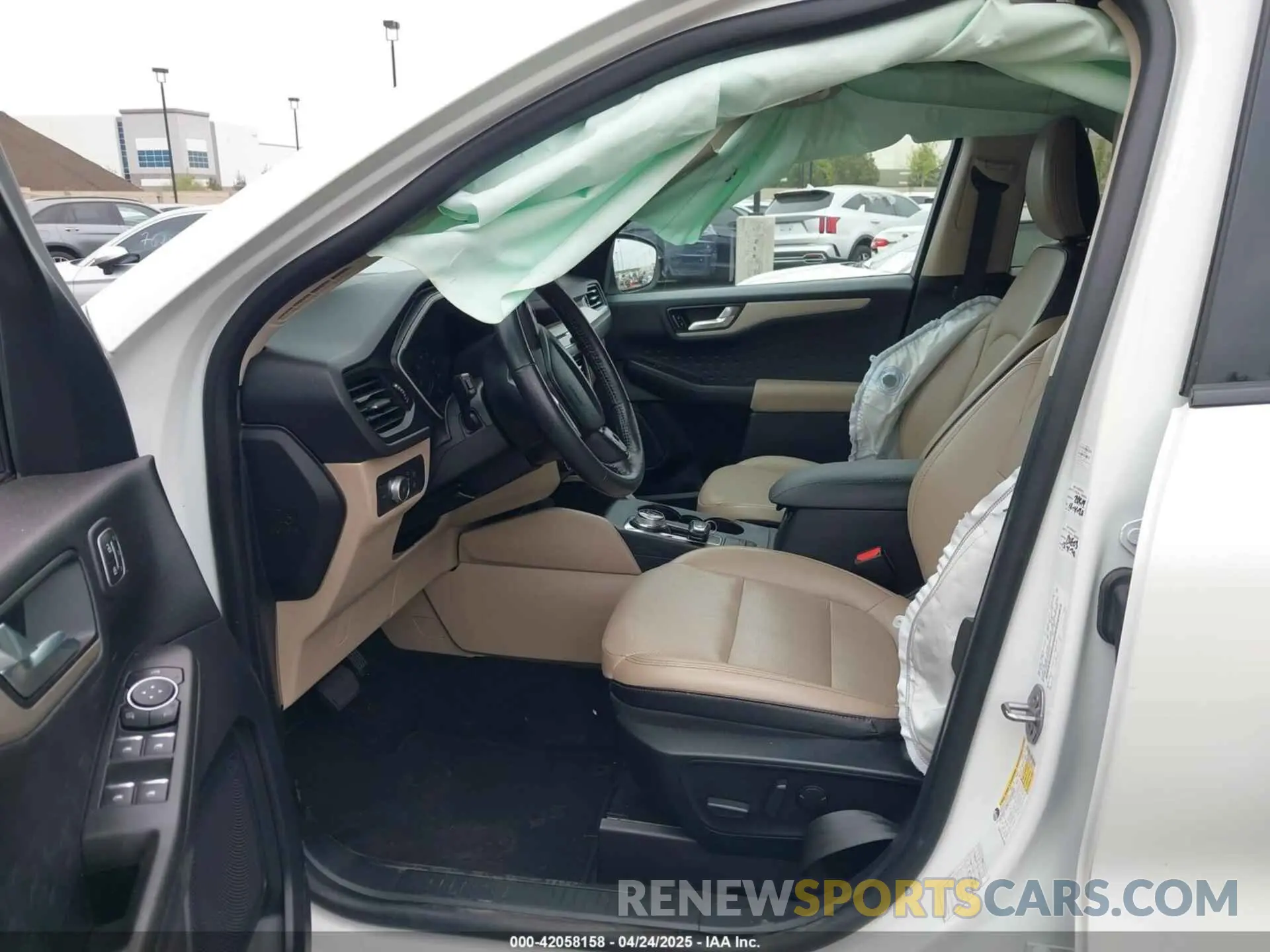 5 Photograph of a damaged car 1FMCU0H62LUB20143 FORD ESCAPE 2020