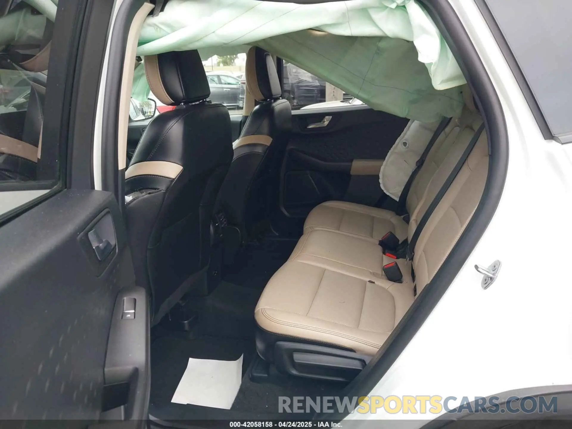 8 Photograph of a damaged car 1FMCU0H62LUB20143 FORD ESCAPE 2020