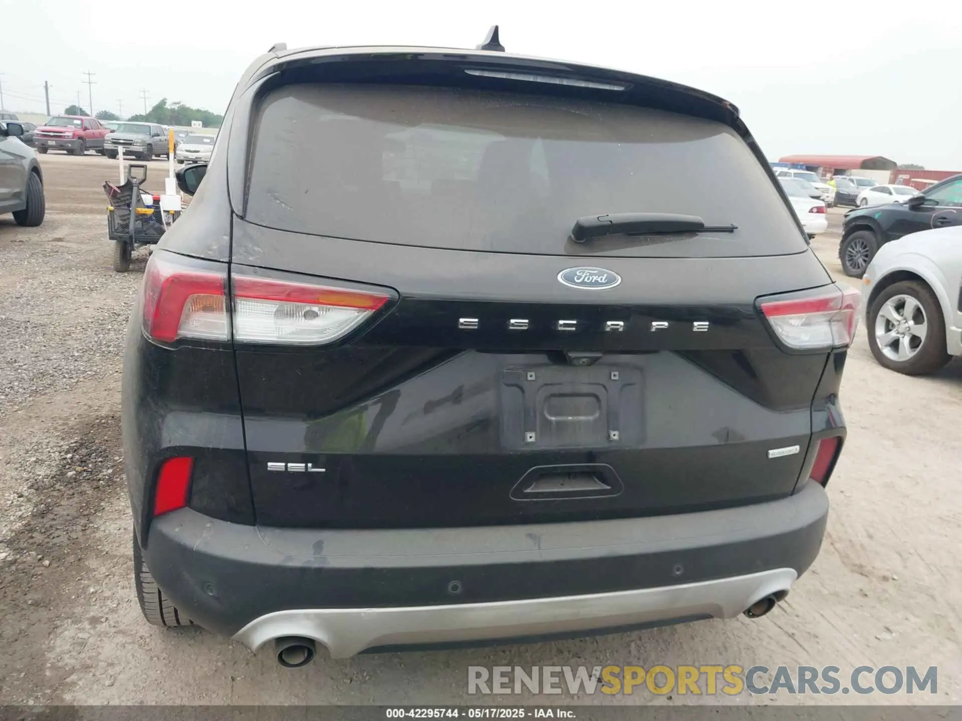 16 Photograph of a damaged car 1FMCU0H63LUA31648 FORD ESCAPE 2020