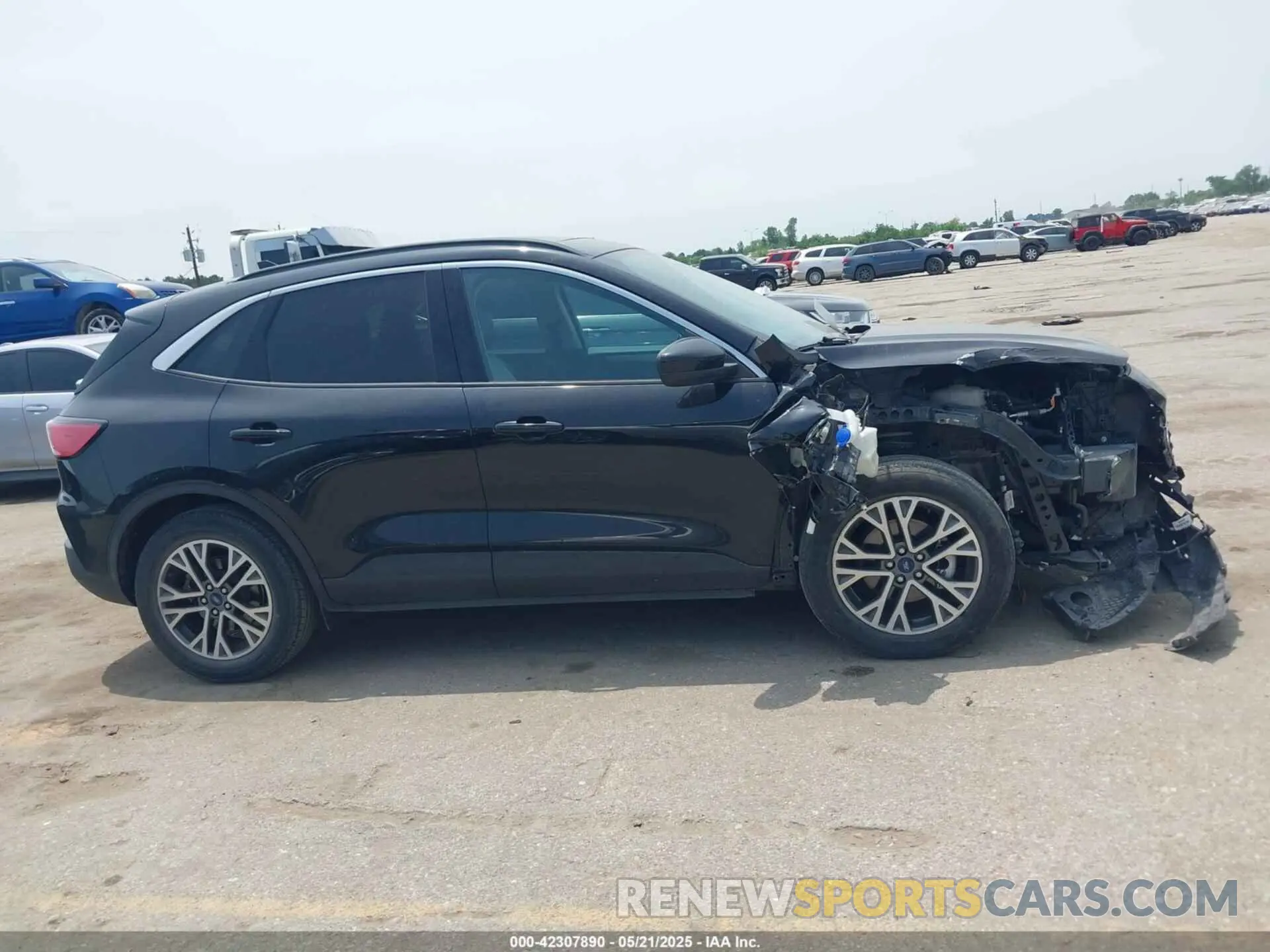 13 Photograph of a damaged car 1FMCU0H63LUA57506 FORD ESCAPE 2020