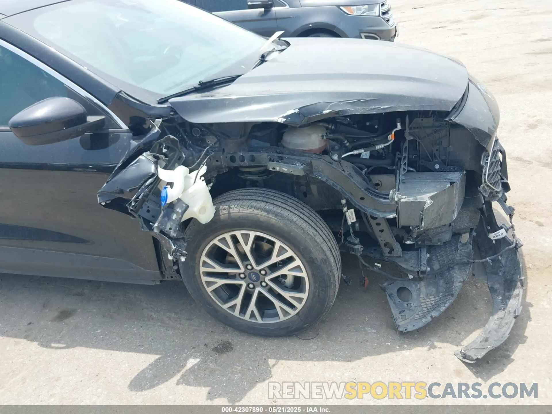 6 Photograph of a damaged car 1FMCU0H63LUA57506 FORD ESCAPE 2020