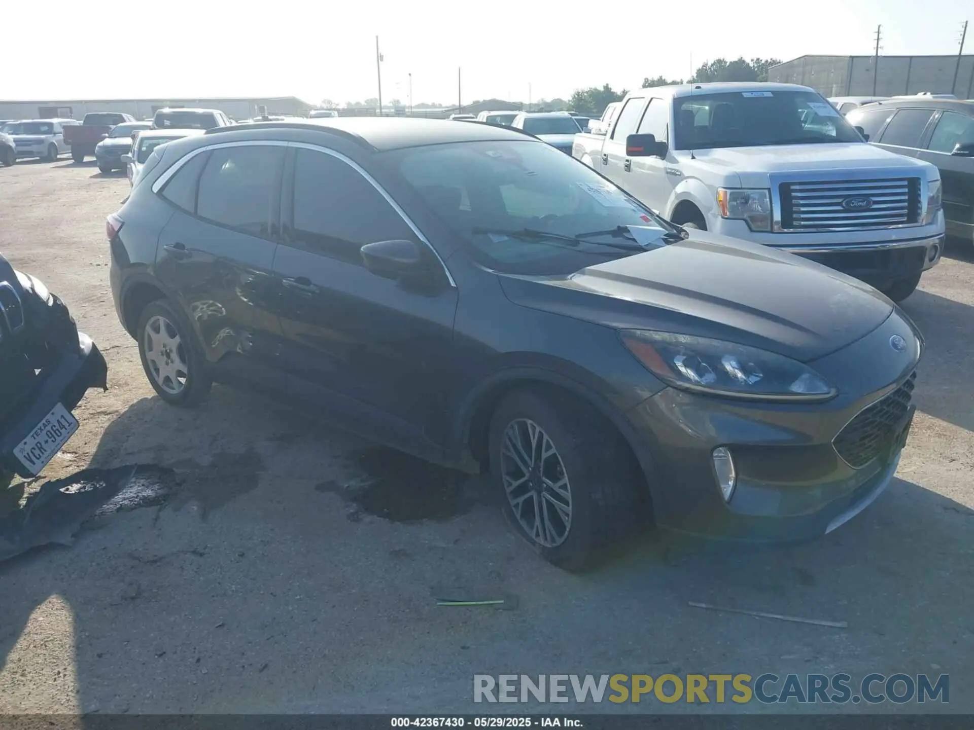 1 Photograph of a damaged car 1FMCU0H63LUA75262 FORD ESCAPE 2020