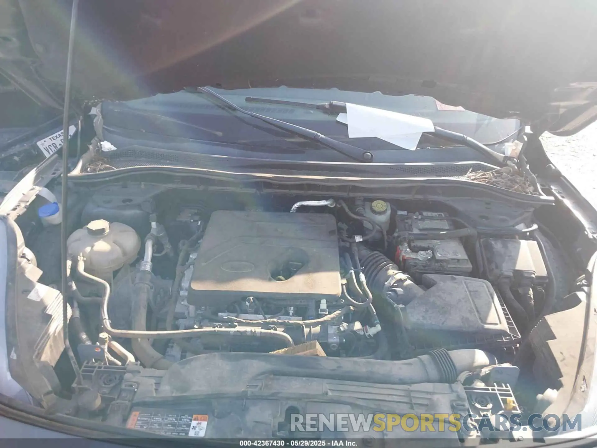 10 Photograph of a damaged car 1FMCU0H63LUA75262 FORD ESCAPE 2020