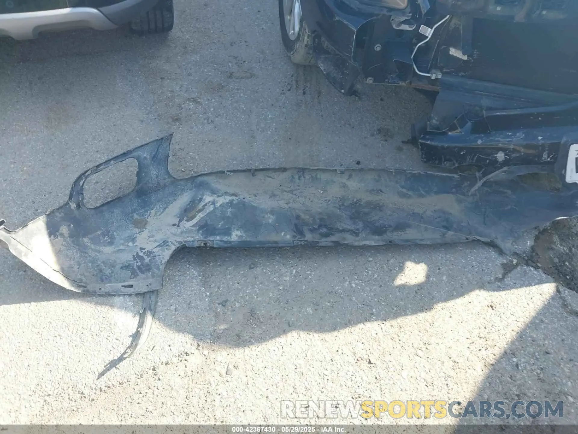 11 Photograph of a damaged car 1FMCU0H63LUA75262 FORD ESCAPE 2020
