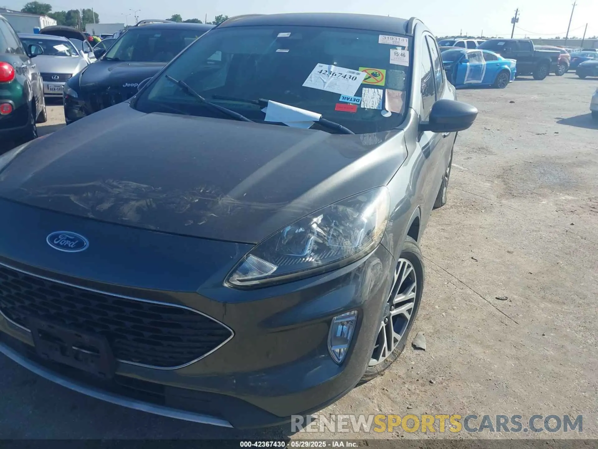 6 Photograph of a damaged car 1FMCU0H63LUA75262 FORD ESCAPE 2020