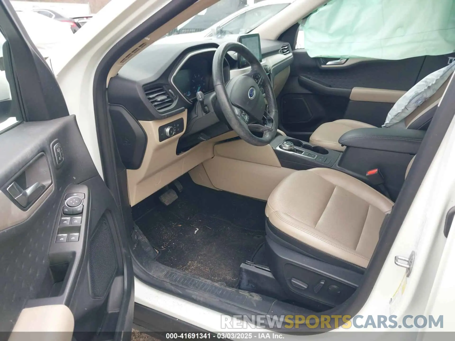 5 Photograph of a damaged car 1FMCU0H63LUB08437 FORD ESCAPE 2020