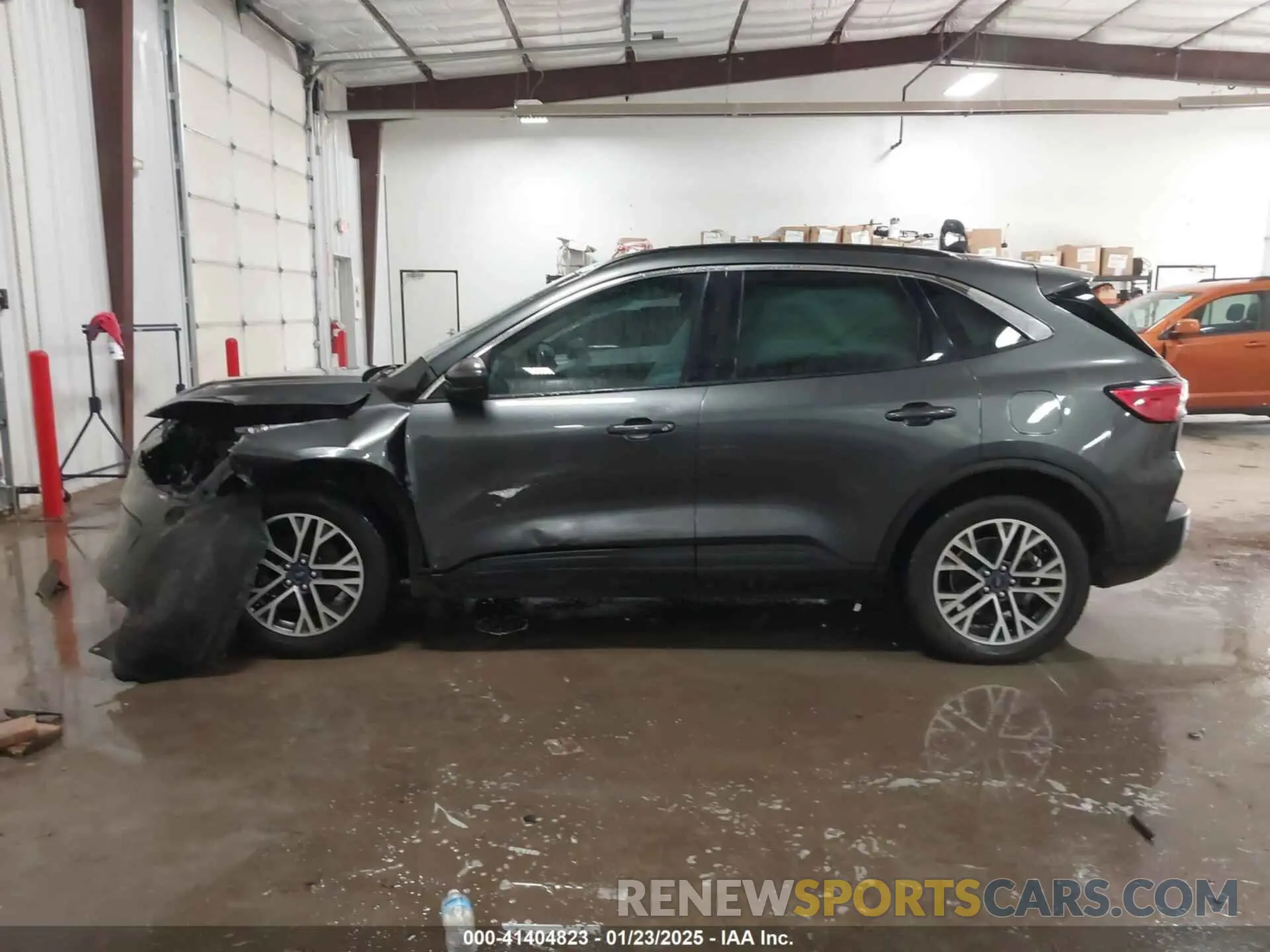14 Photograph of a damaged car 1FMCU0H63LUB42717 FORD ESCAPE 2020