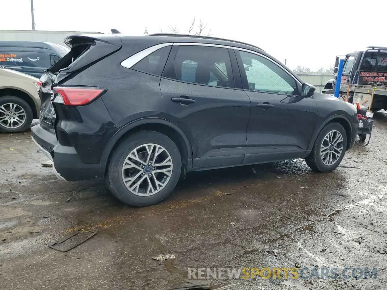 3 Photograph of a damaged car 1FMCU0H64LUA32985 FORD ESCAPE 2020