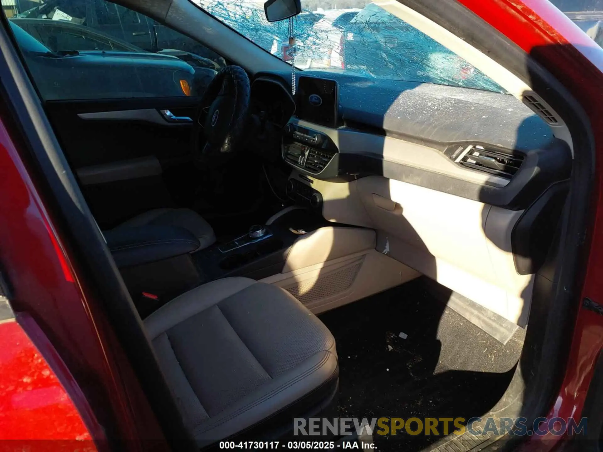 5 Photograph of a damaged car 1FMCU0H64LUC54152 FORD ESCAPE 2020