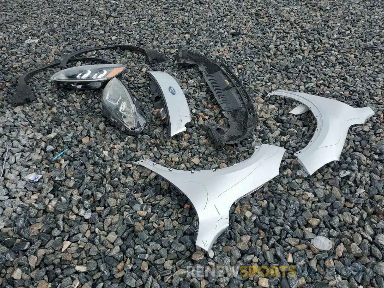 13 Photograph of a damaged car 1FMCU0H64LUC75325 FORD ESCAPE 2020