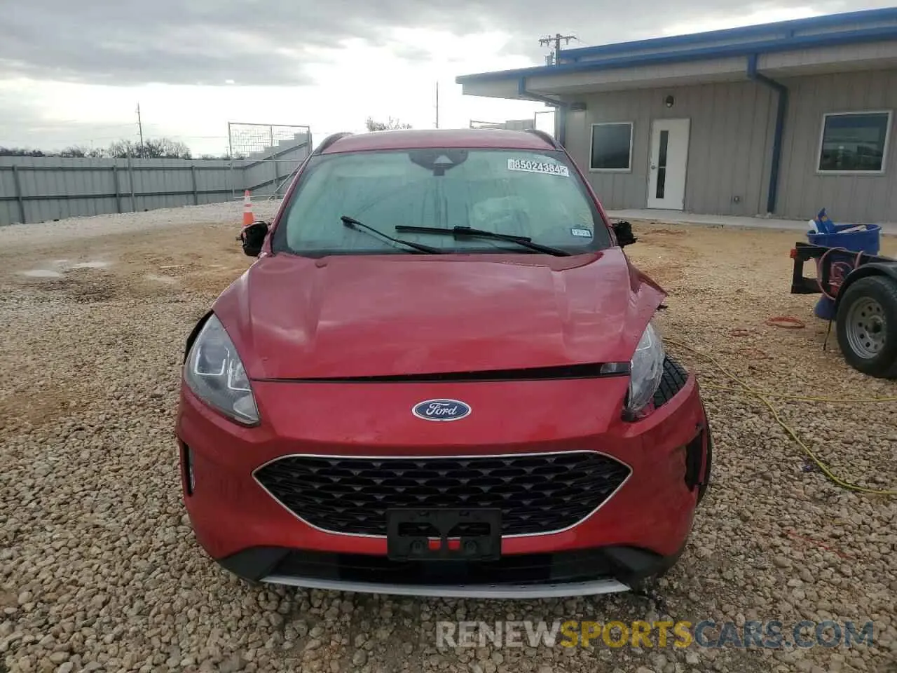 5 Photograph of a damaged car 1FMCU0H65LUA75599 FORD ESCAPE 2020