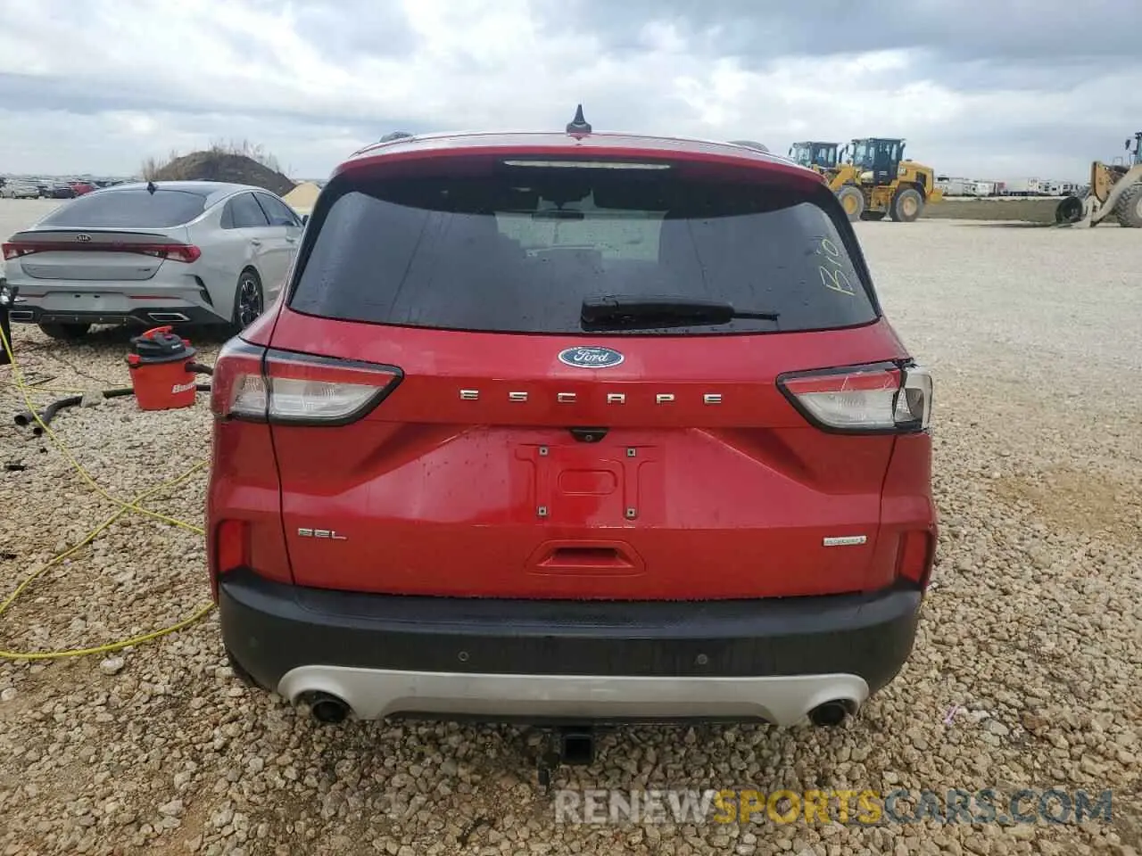 6 Photograph of a damaged car 1FMCU0H65LUA75599 FORD ESCAPE 2020