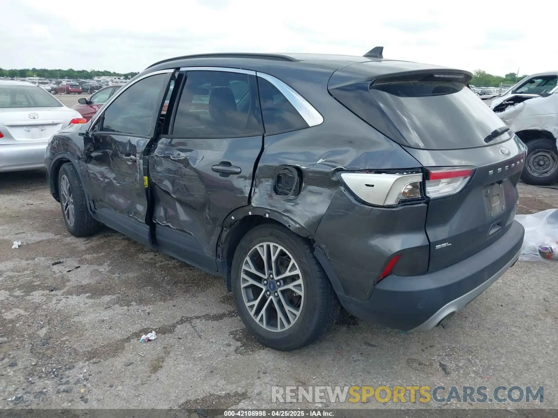 3 Photograph of a damaged car 1FMCU0H65LUB65772 FORD ESCAPE 2020