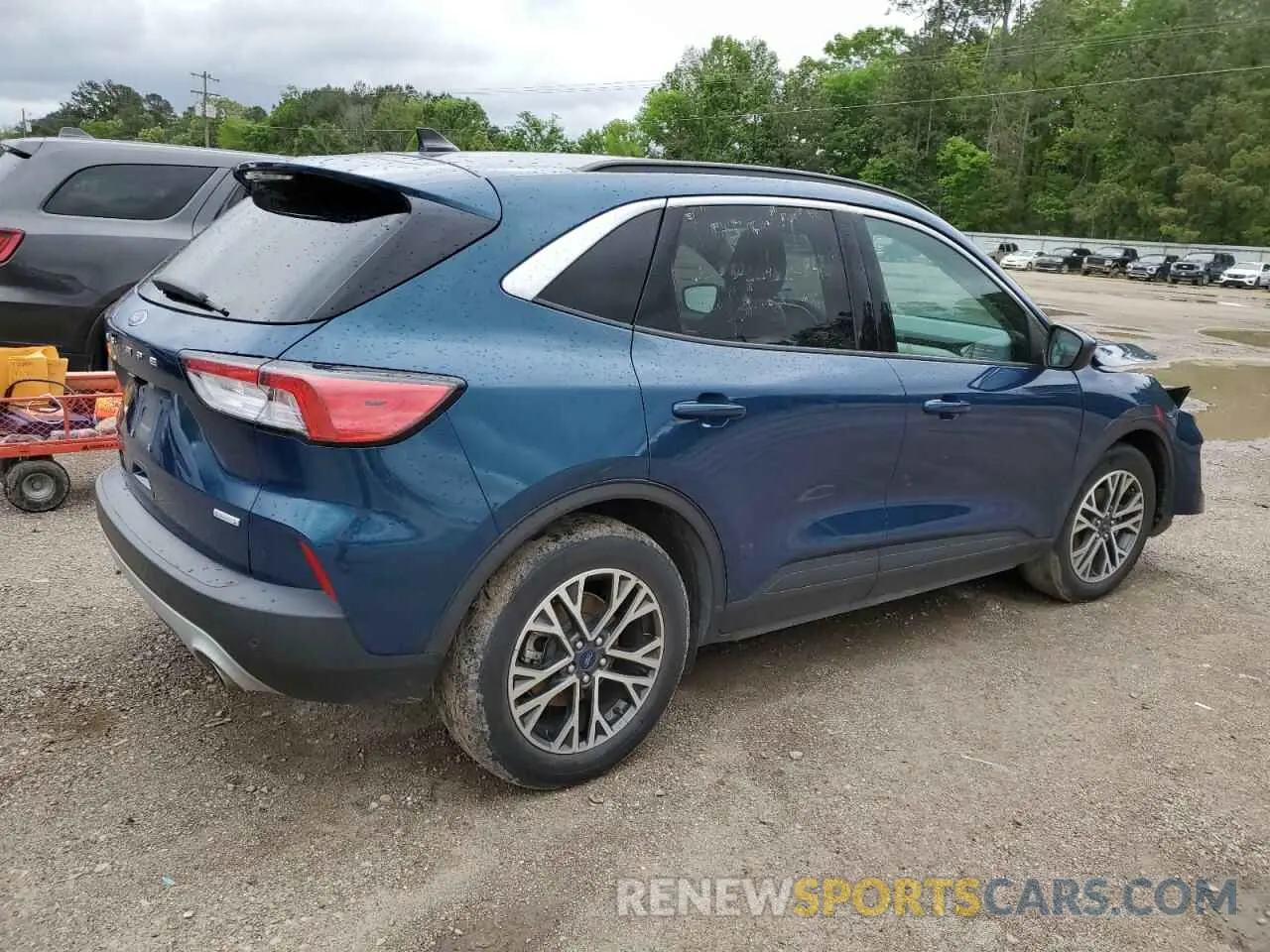 3 Photograph of a damaged car 1FMCU0H66LUA85798 FORD ESCAPE 2020