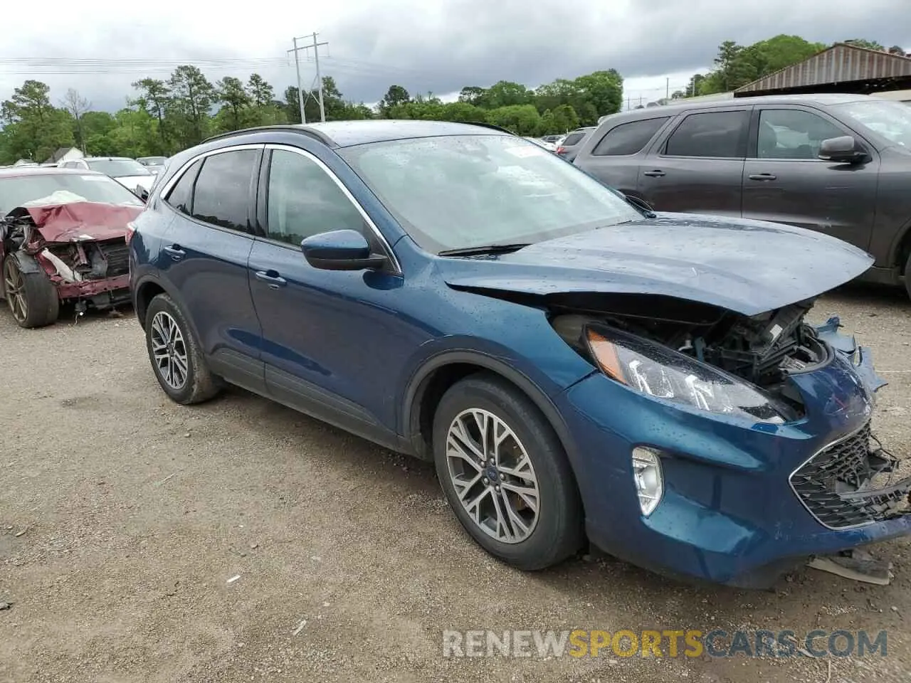 4 Photograph of a damaged car 1FMCU0H66LUA85798 FORD ESCAPE 2020
