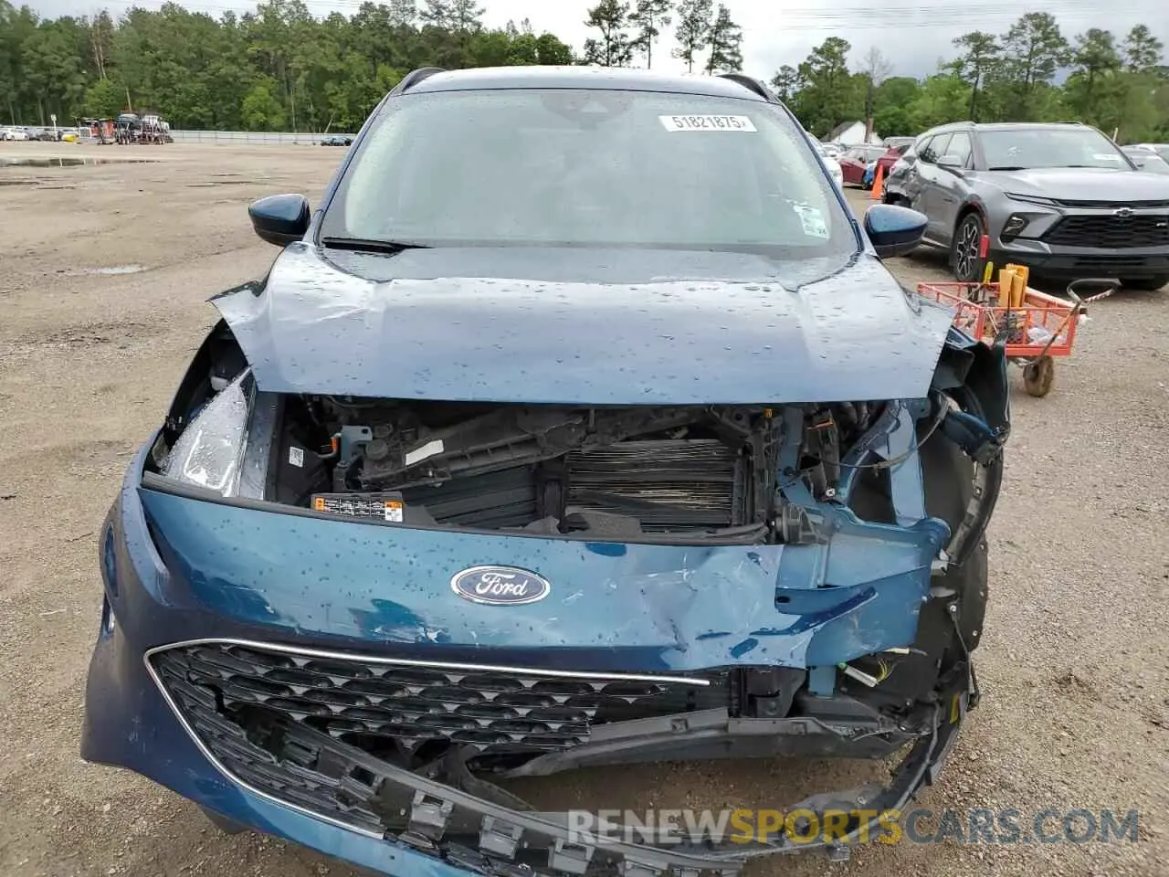 5 Photograph of a damaged car 1FMCU0H66LUA85798 FORD ESCAPE 2020