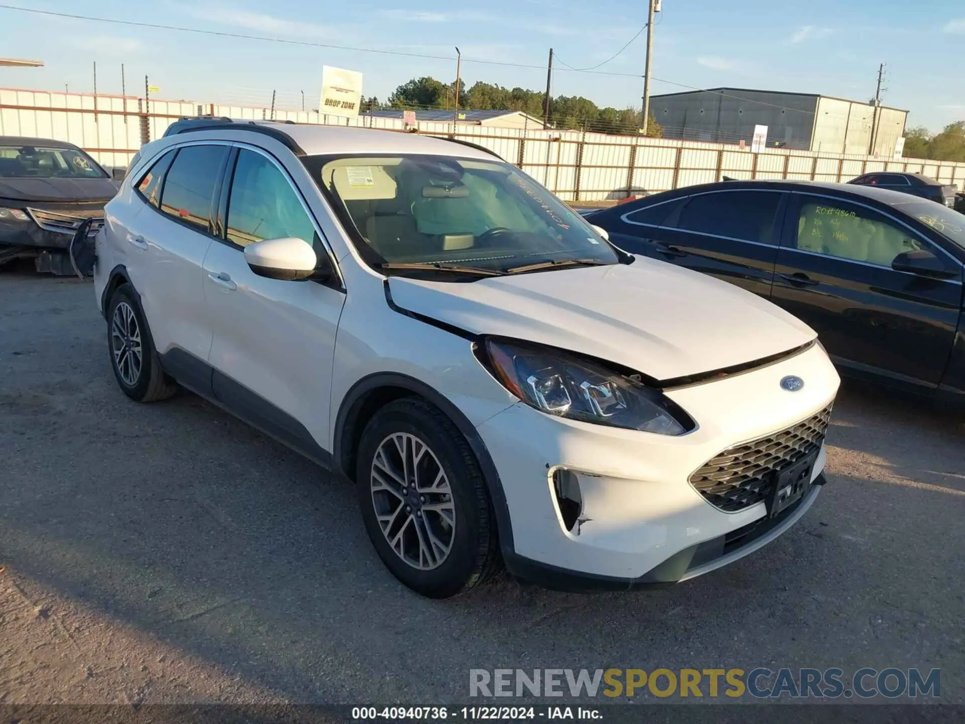 1 Photograph of a damaged car 1FMCU0H66LUB03359 FORD ESCAPE 2020