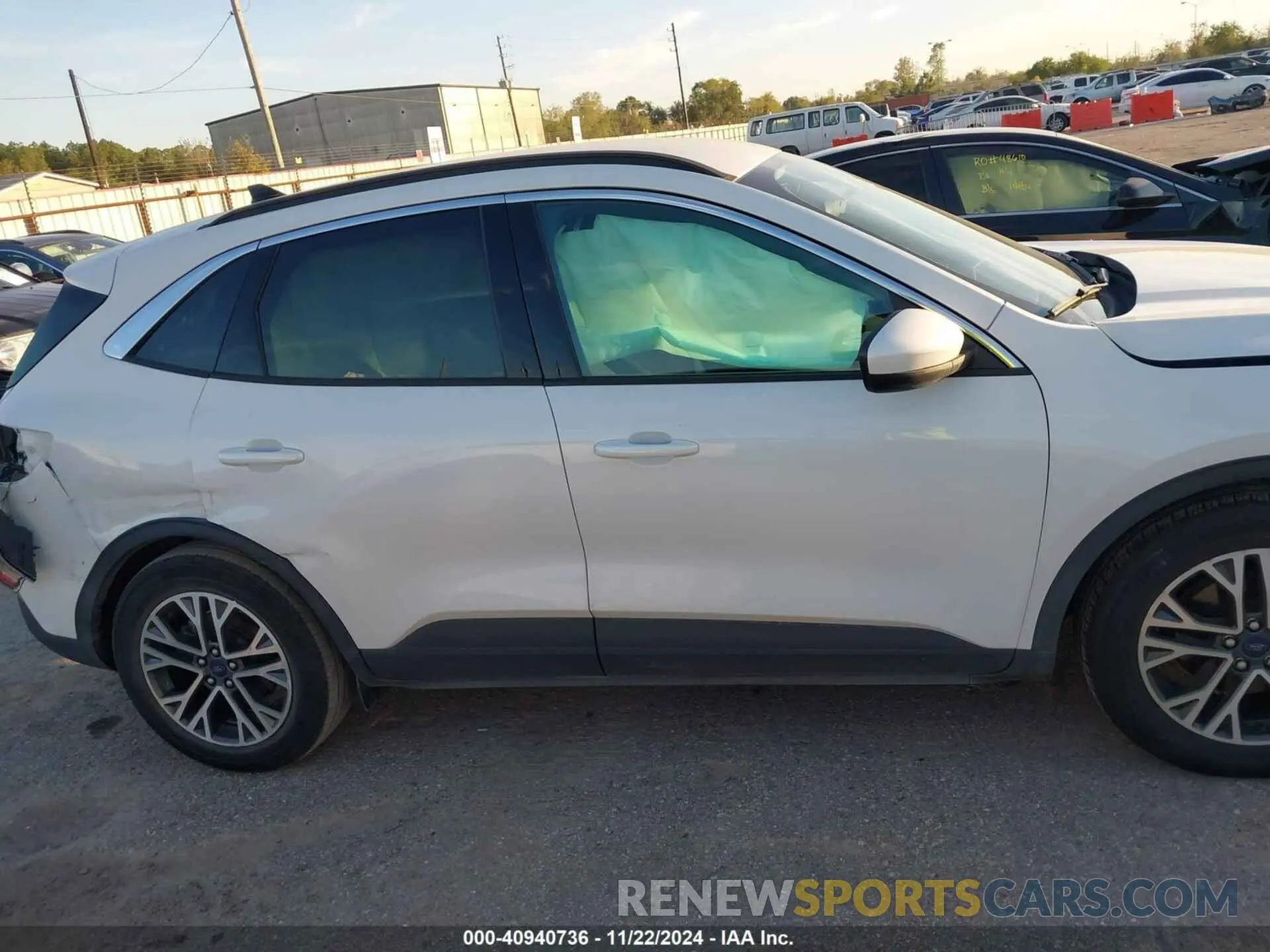 13 Photograph of a damaged car 1FMCU0H66LUB03359 FORD ESCAPE 2020