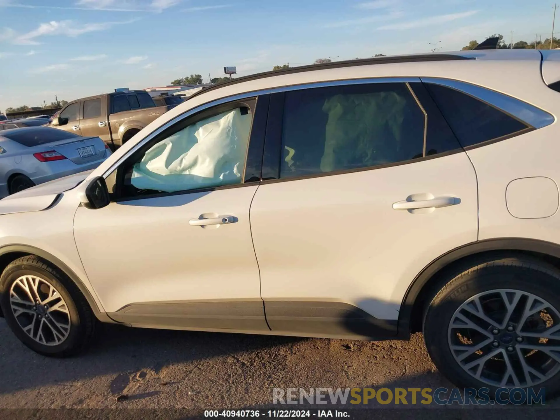 14 Photograph of a damaged car 1FMCU0H66LUB03359 FORD ESCAPE 2020