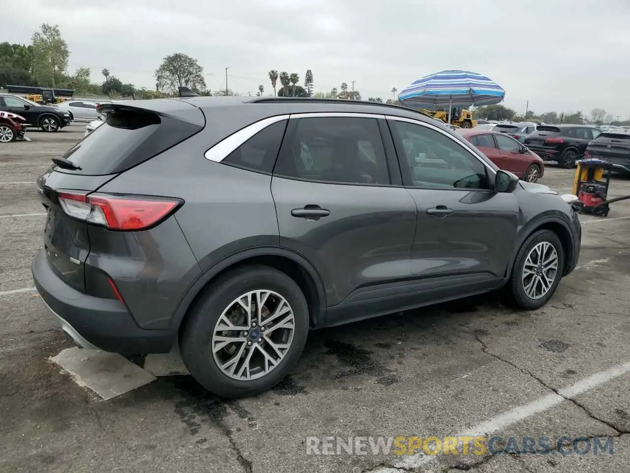 3 Photograph of a damaged car 1FMCU0H66LUB06018 FORD ESCAPE 2020