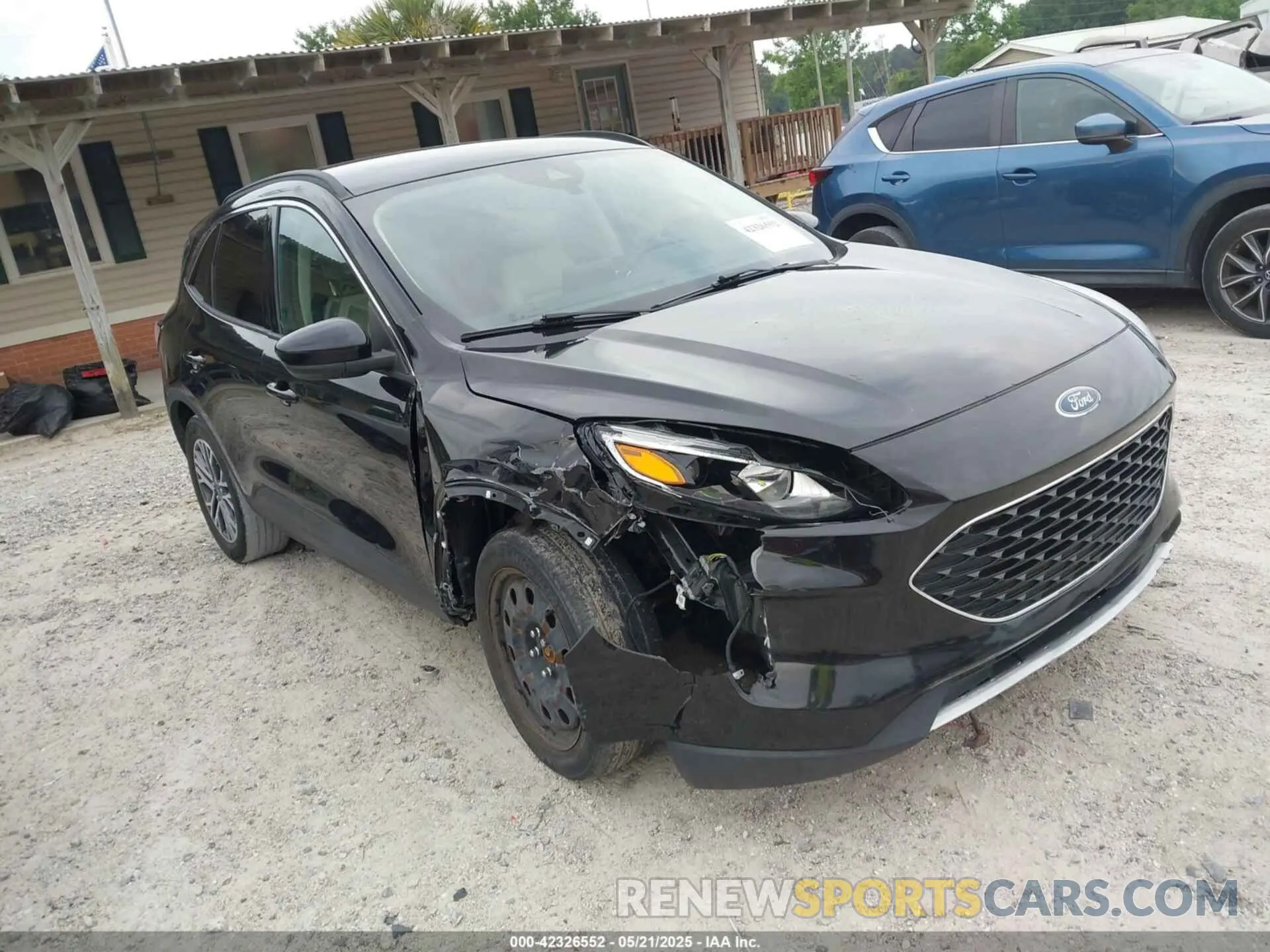 1 Photograph of a damaged car 1FMCU0H66LUB10277 FORD ESCAPE 2020
