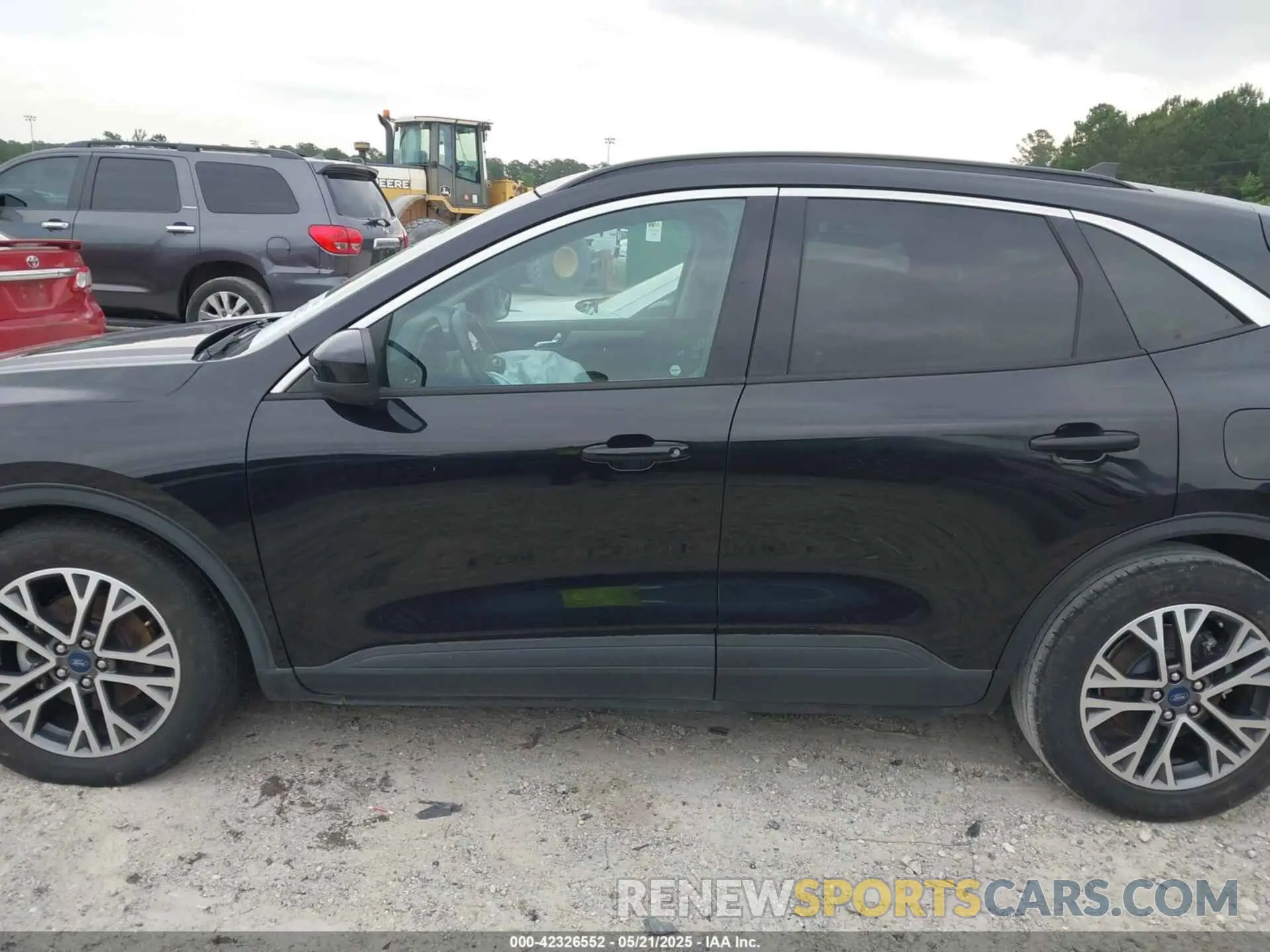 14 Photograph of a damaged car 1FMCU0H66LUB10277 FORD ESCAPE 2020