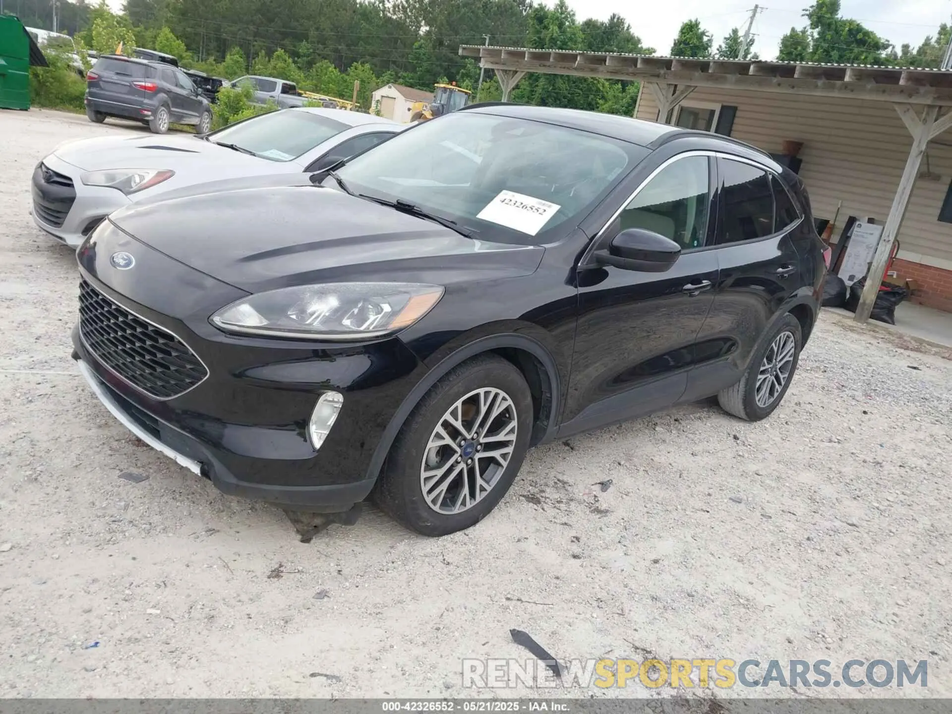 2 Photograph of a damaged car 1FMCU0H66LUB10277 FORD ESCAPE 2020
