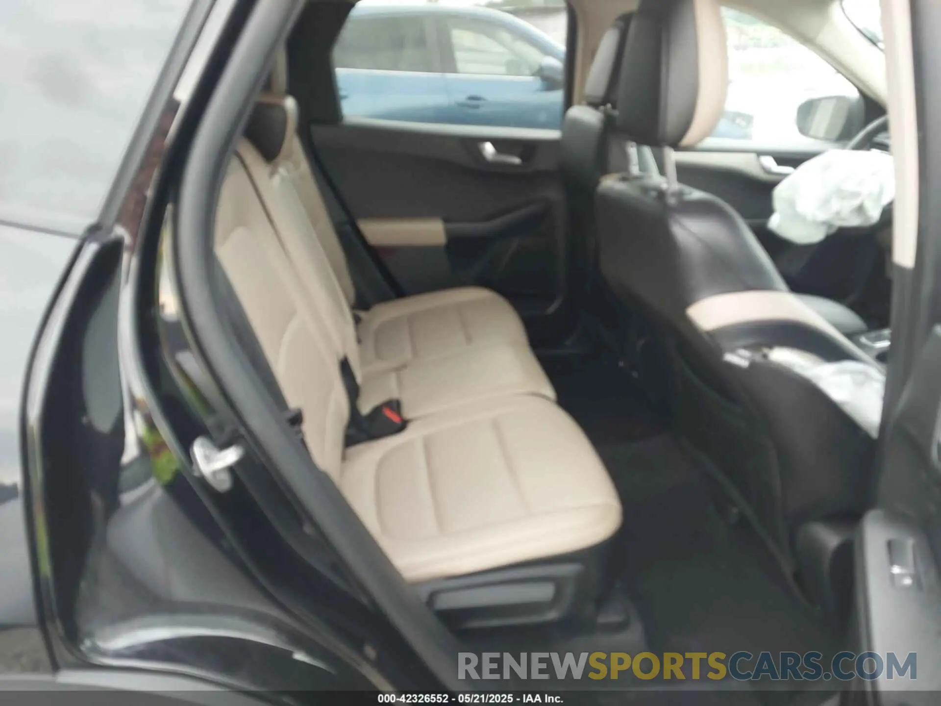 8 Photograph of a damaged car 1FMCU0H66LUB10277 FORD ESCAPE 2020