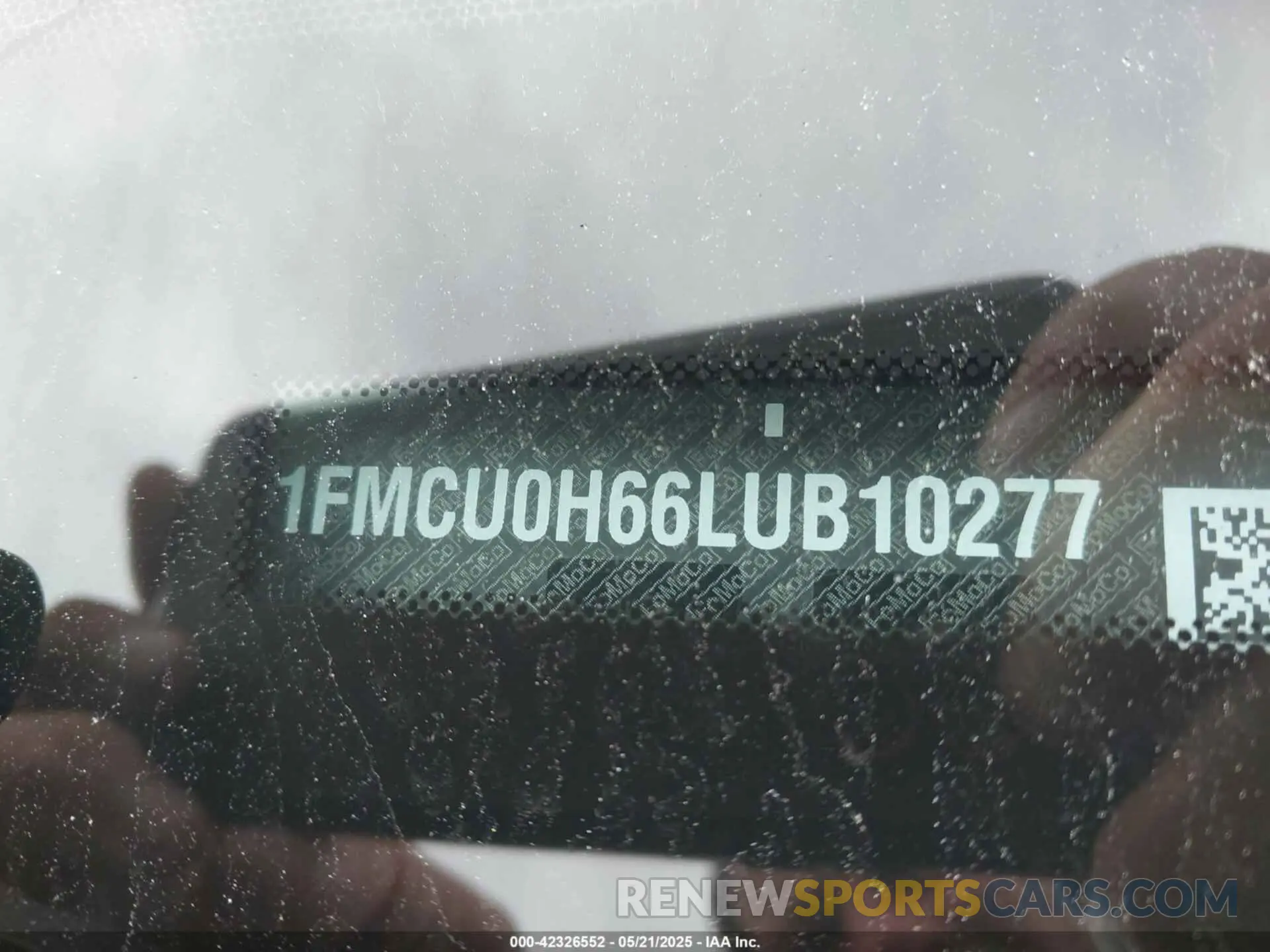 9 Photograph of a damaged car 1FMCU0H66LUB10277 FORD ESCAPE 2020