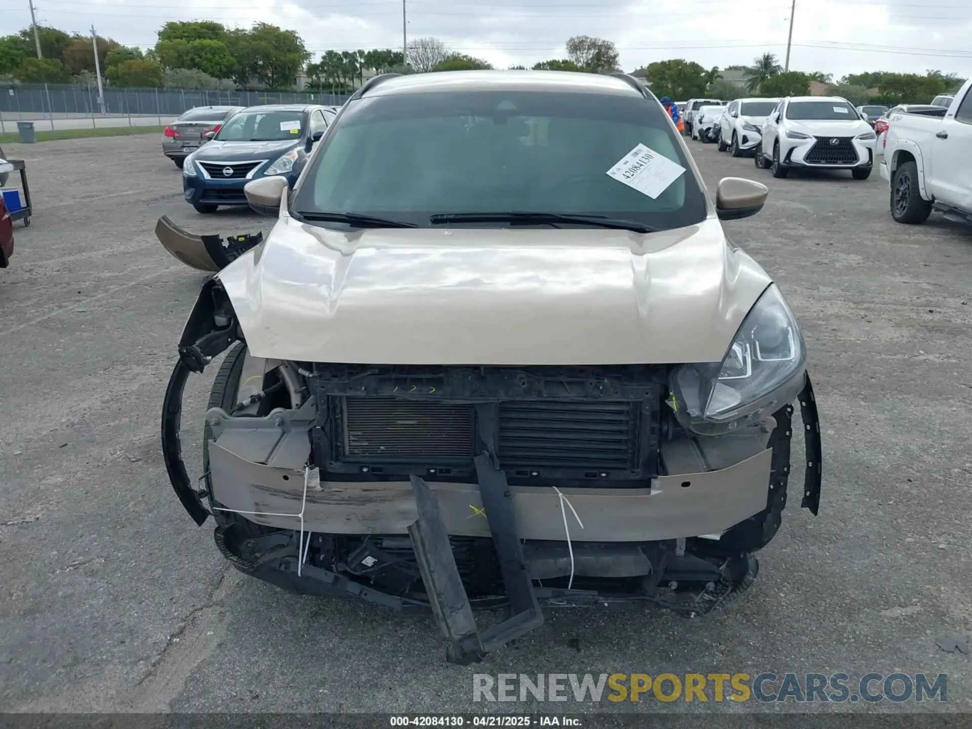 13 Photograph of a damaged car 1FMCU0H66LUB19805 FORD ESCAPE 2020