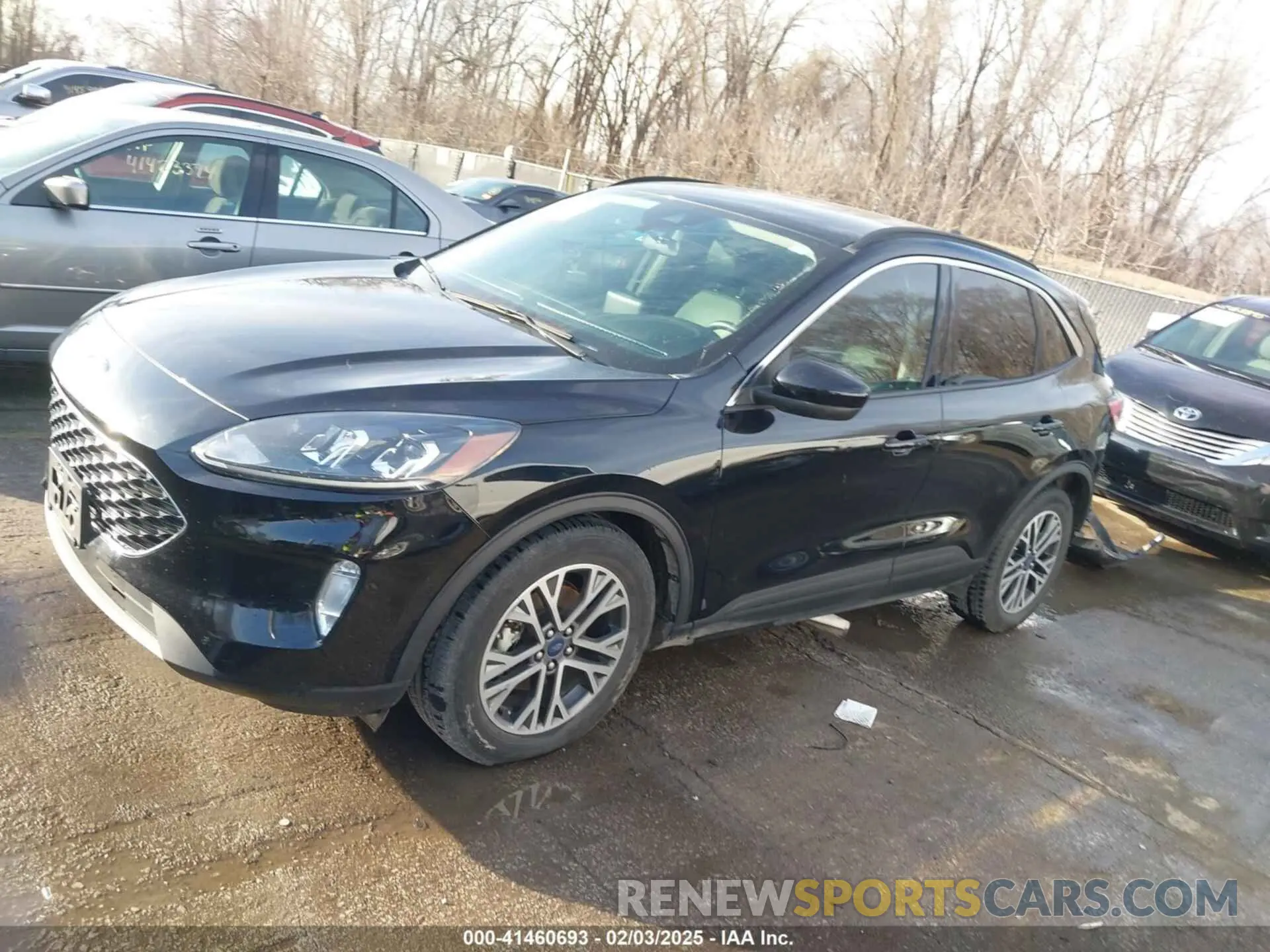 15 Photograph of a damaged car 1FMCU0H66LUB65697 FORD ESCAPE 2020