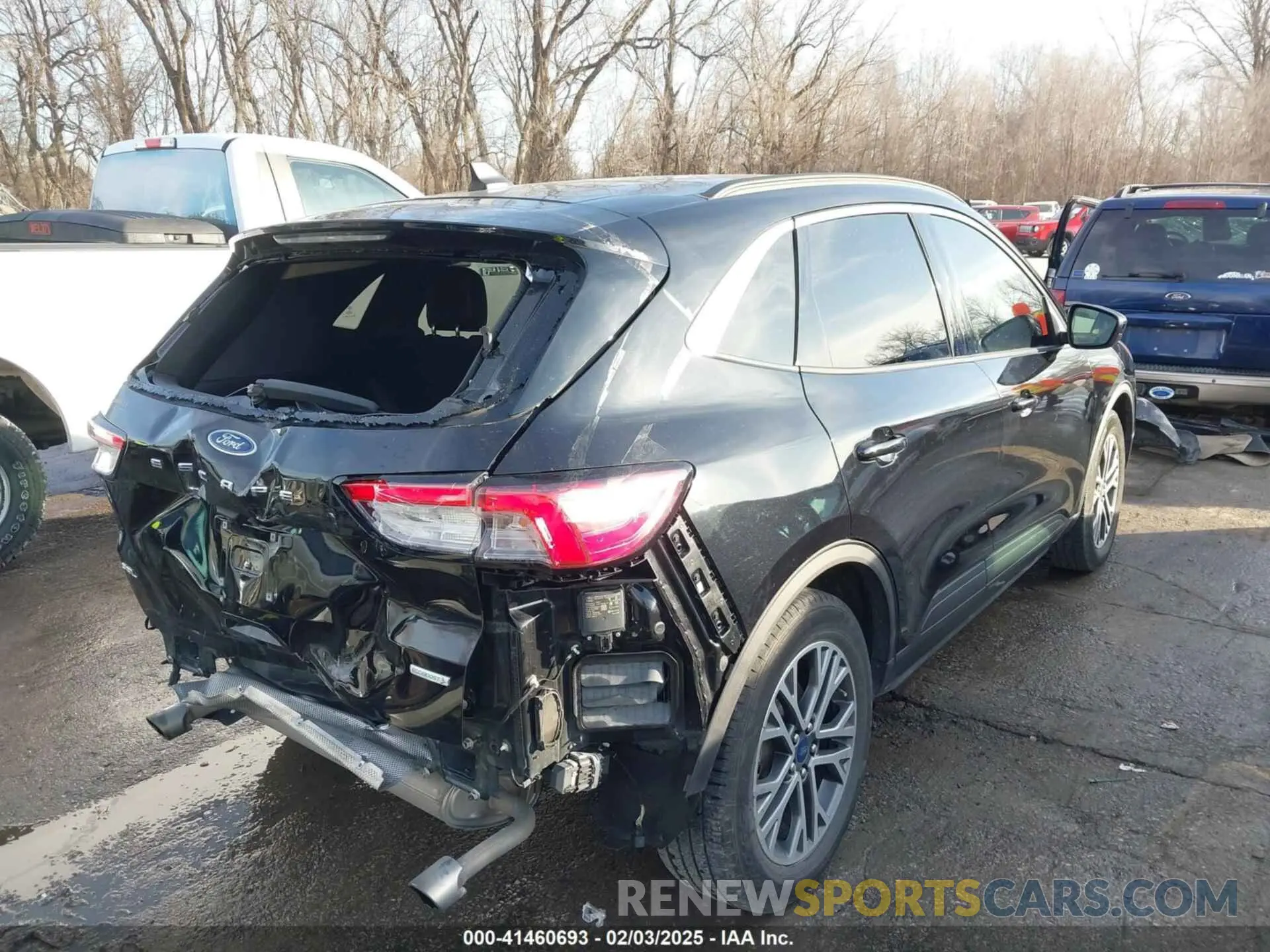 4 Photograph of a damaged car 1FMCU0H66LUB65697 FORD ESCAPE 2020