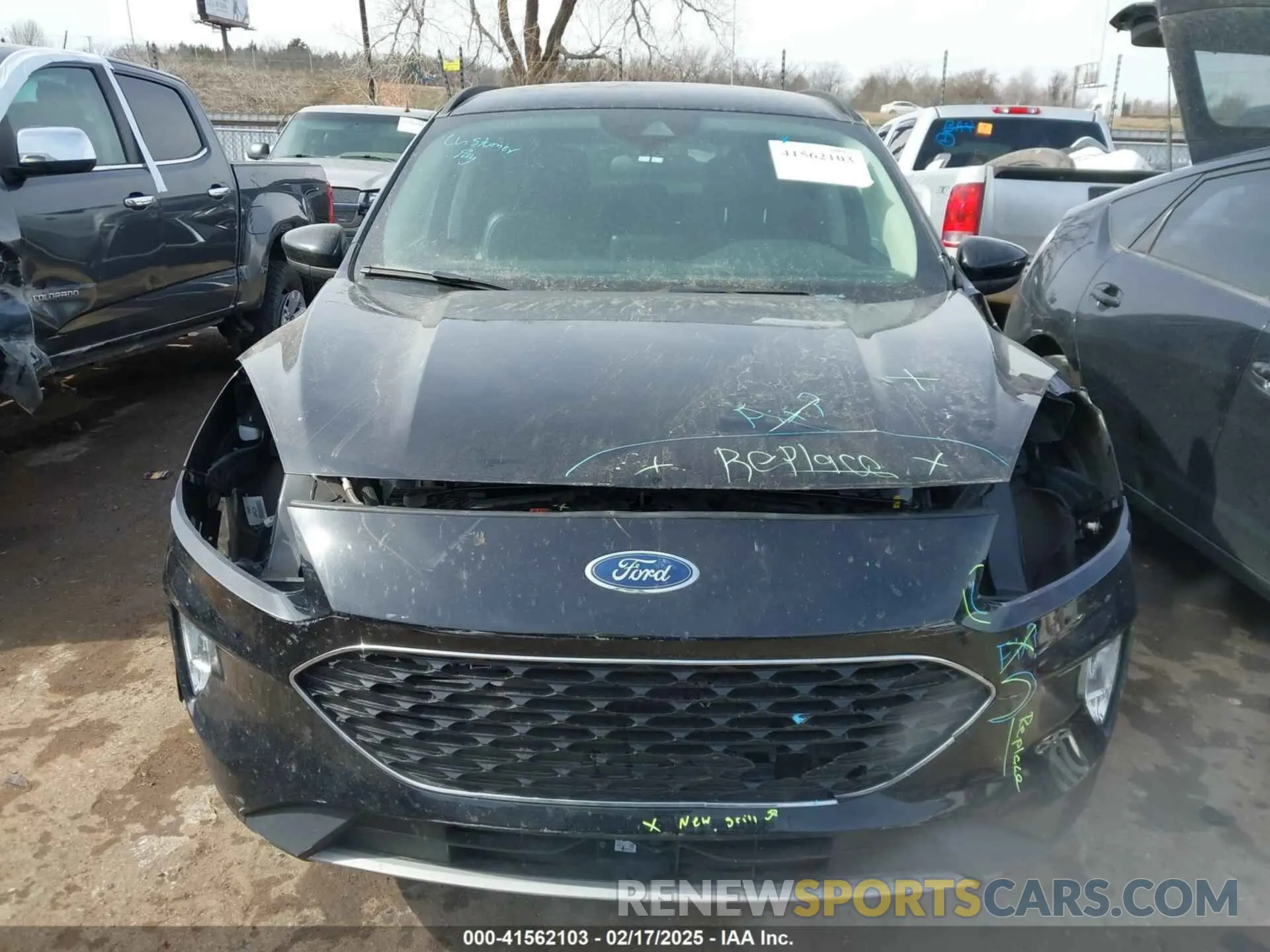 13 Photograph of a damaged car 1FMCU0H66LUC20195 FORD ESCAPE 2020