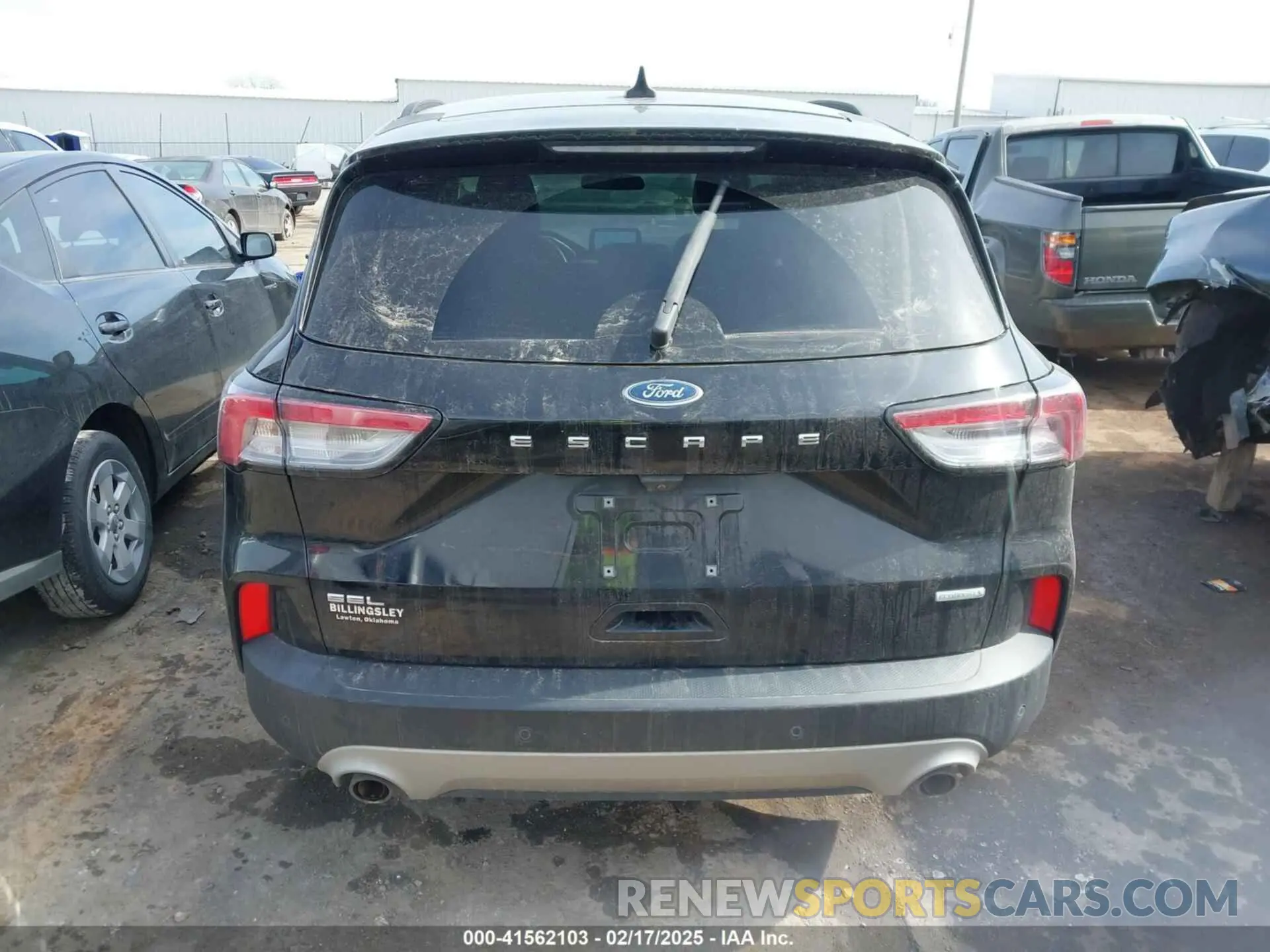 17 Photograph of a damaged car 1FMCU0H66LUC20195 FORD ESCAPE 2020
