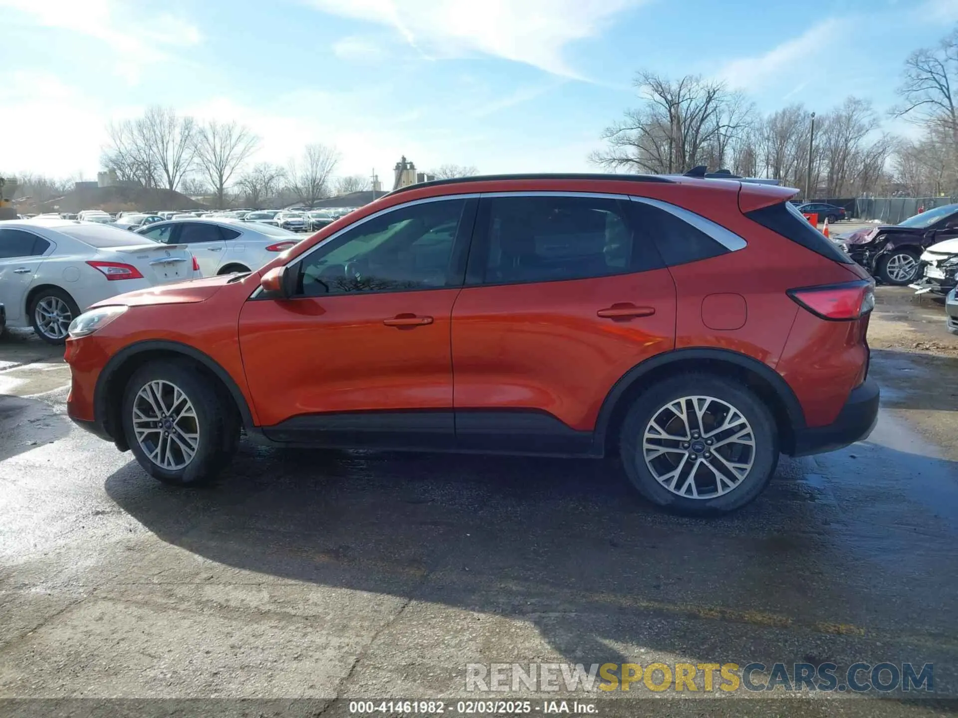 14 Photograph of a damaged car 1FMCU0H67LUA30065 FORD ESCAPE 2020