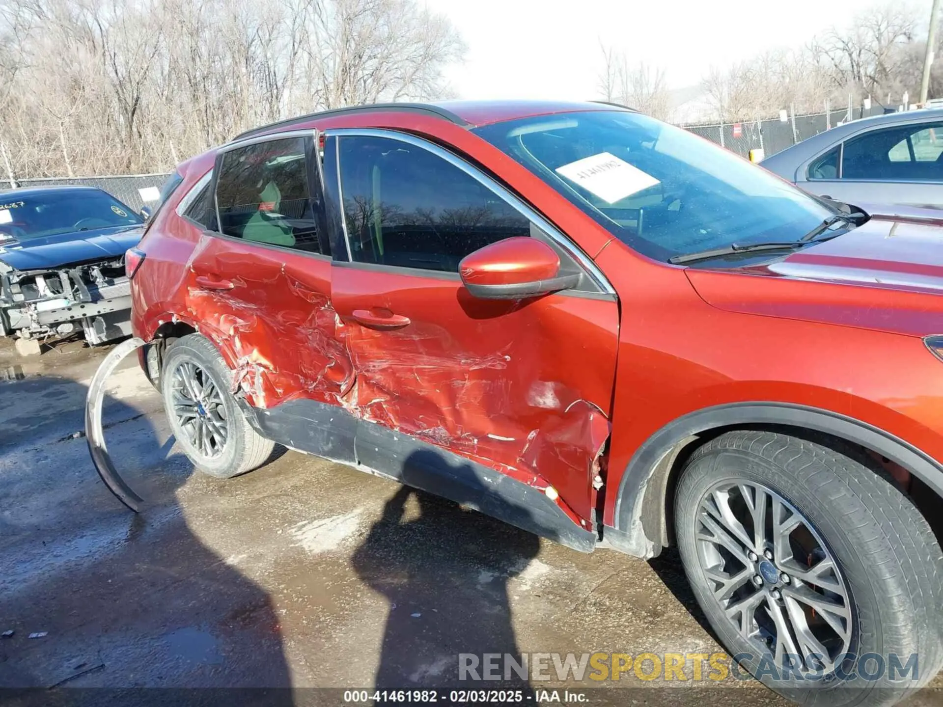 6 Photograph of a damaged car 1FMCU0H67LUA30065 FORD ESCAPE 2020