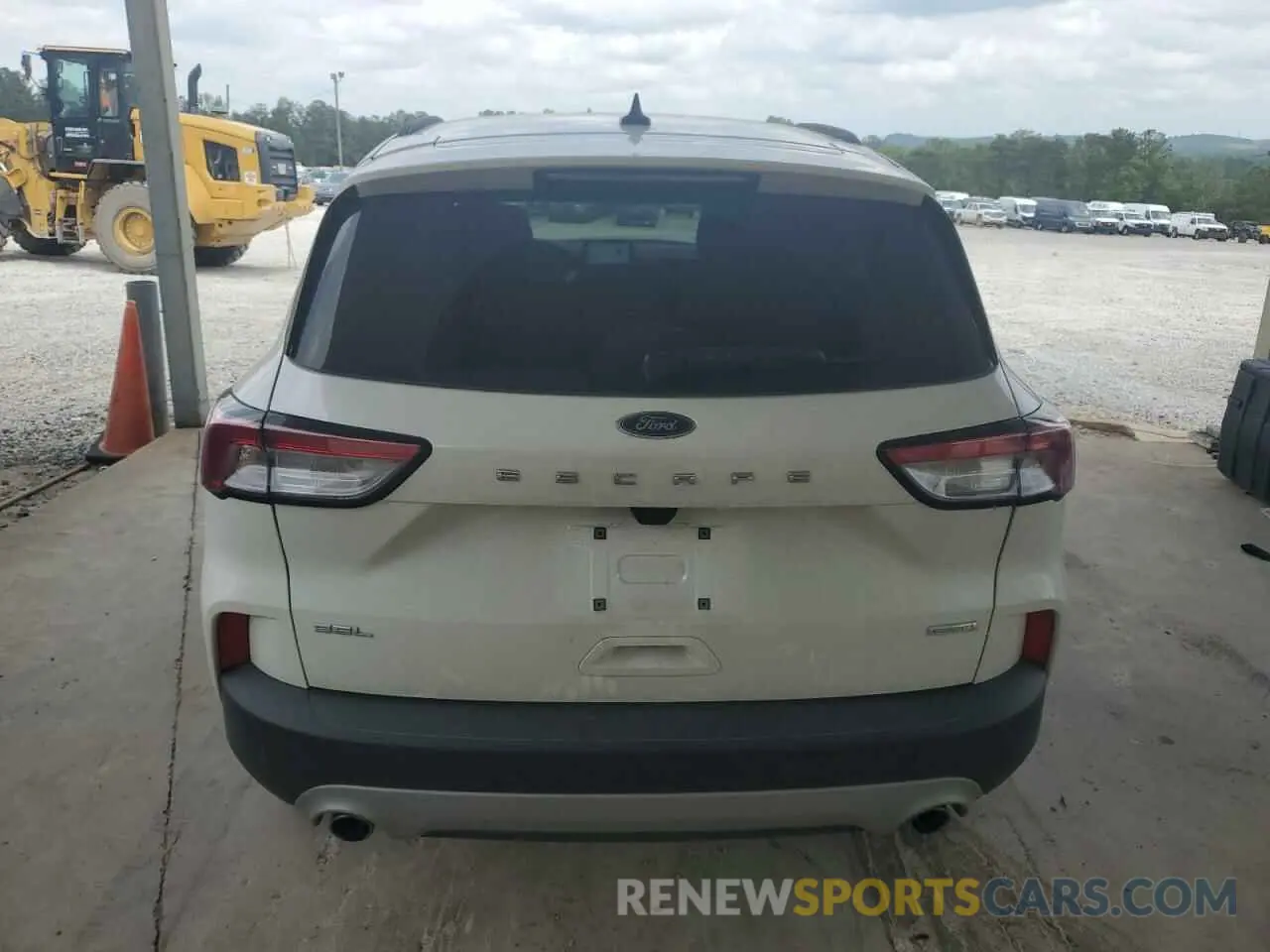 6 Photograph of a damaged car 1FMCU0H67LUA66709 FORD ESCAPE 2020