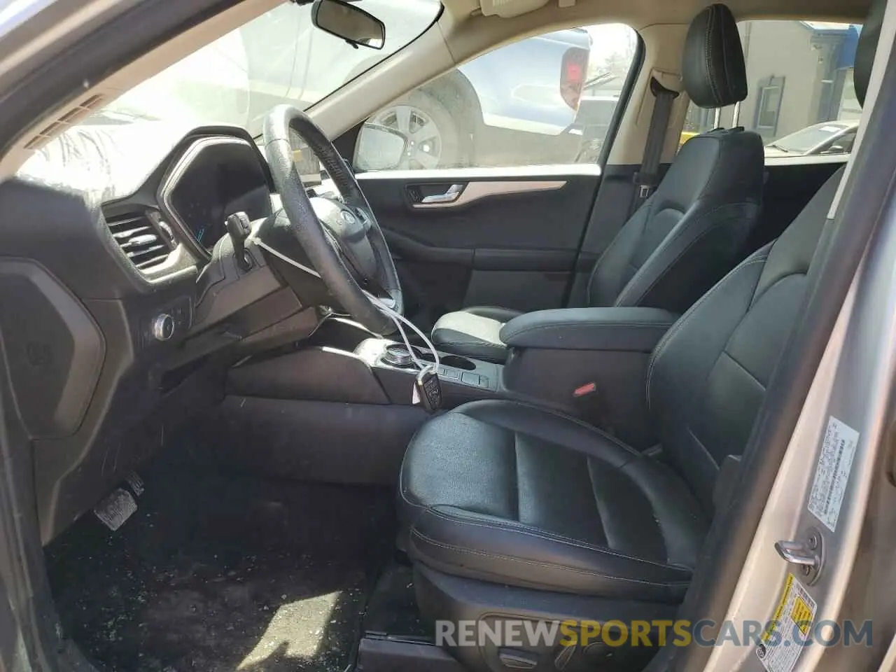 7 Photograph of a damaged car 1FMCU0H67LUB93718 FORD ESCAPE 2020